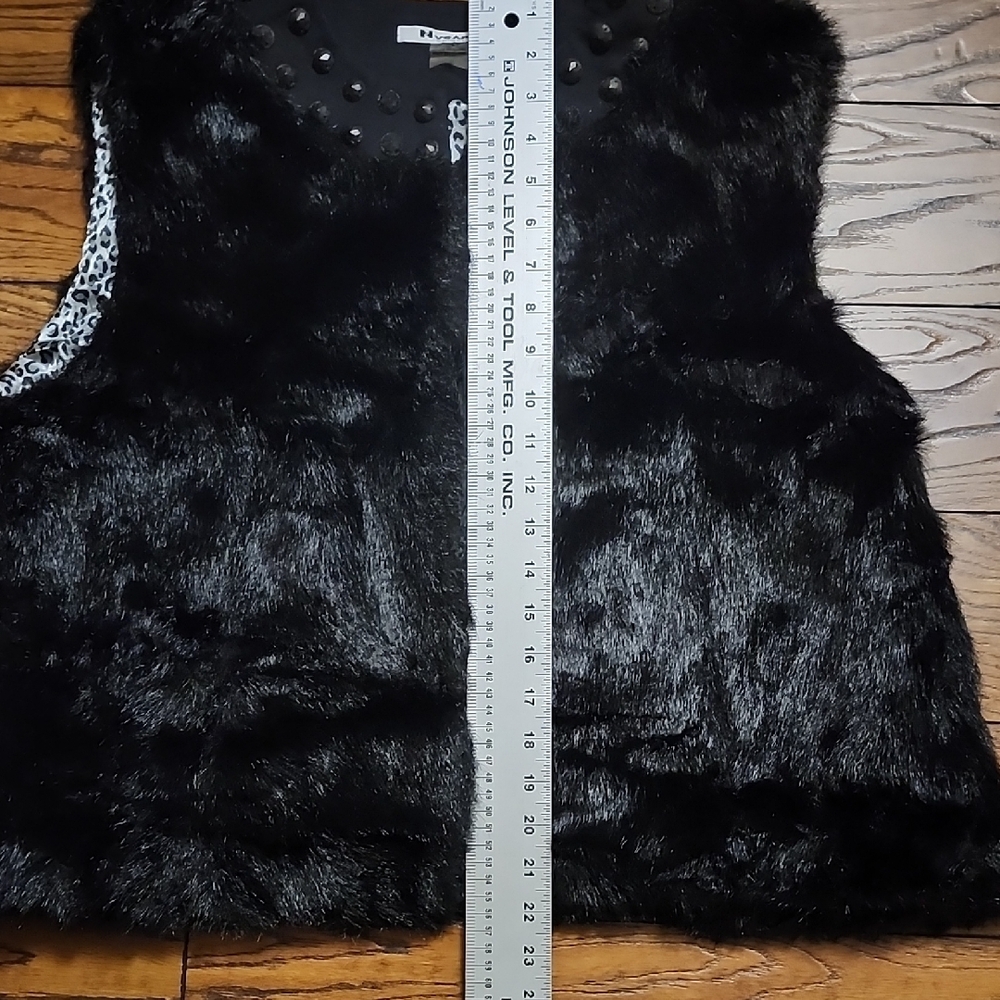 Peter Nygård XL Faux Fur Vest  Embellished Collar, Hook Closure, Leopard Lining - Picture 8 of 10